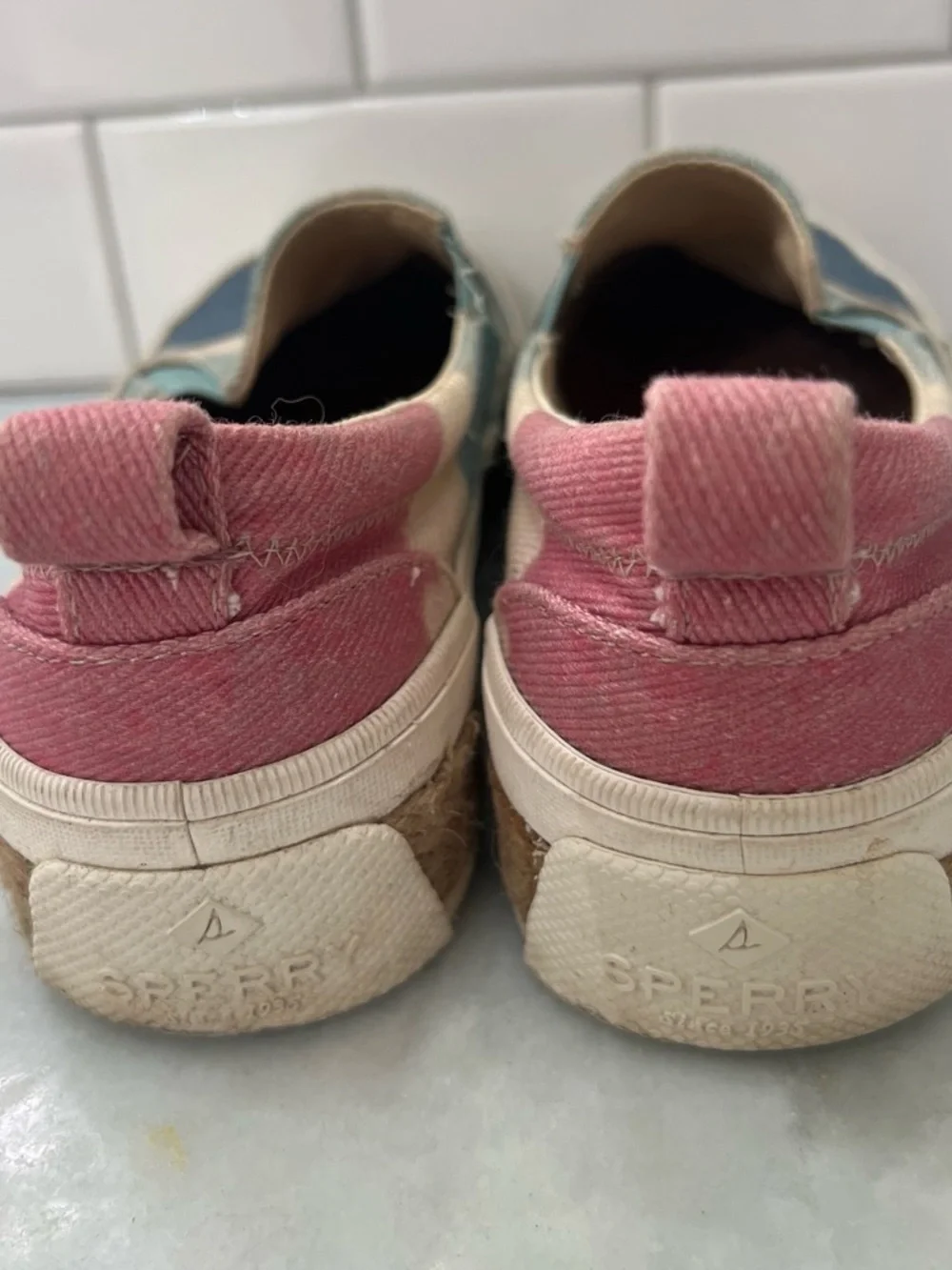 Sperry Festival Size 7 Slip-On Tie-Dye Canvas Loafer Sneakers in Blue & Pink Fe